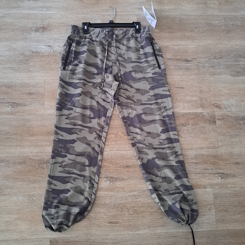 KI Pro Performance Women's Large Jogger Pants Elastic Waist Camouflage NWT